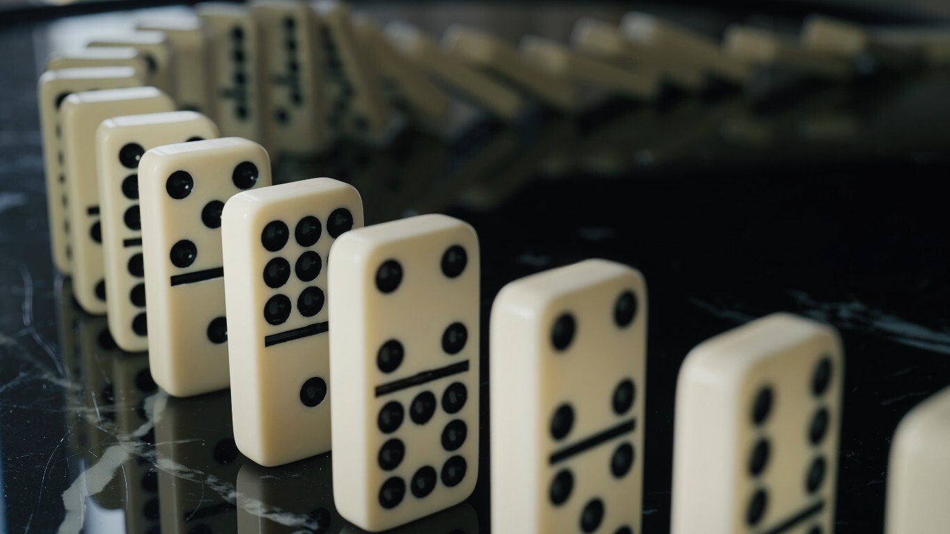 dominoes_resized